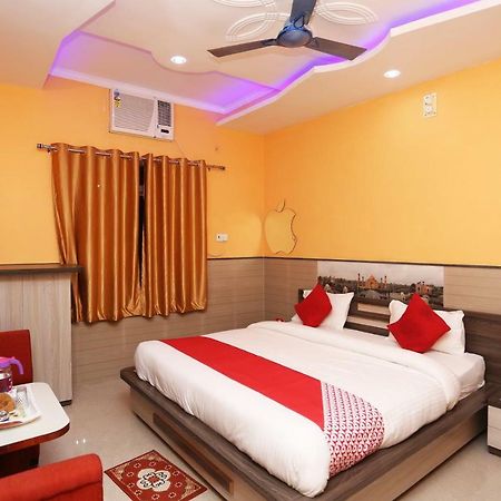 Hotel Bachchan Palace Varanasi Bagian luar foto