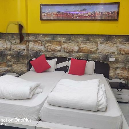 Hotel Bachchan Palace Varanasi Bagian luar foto