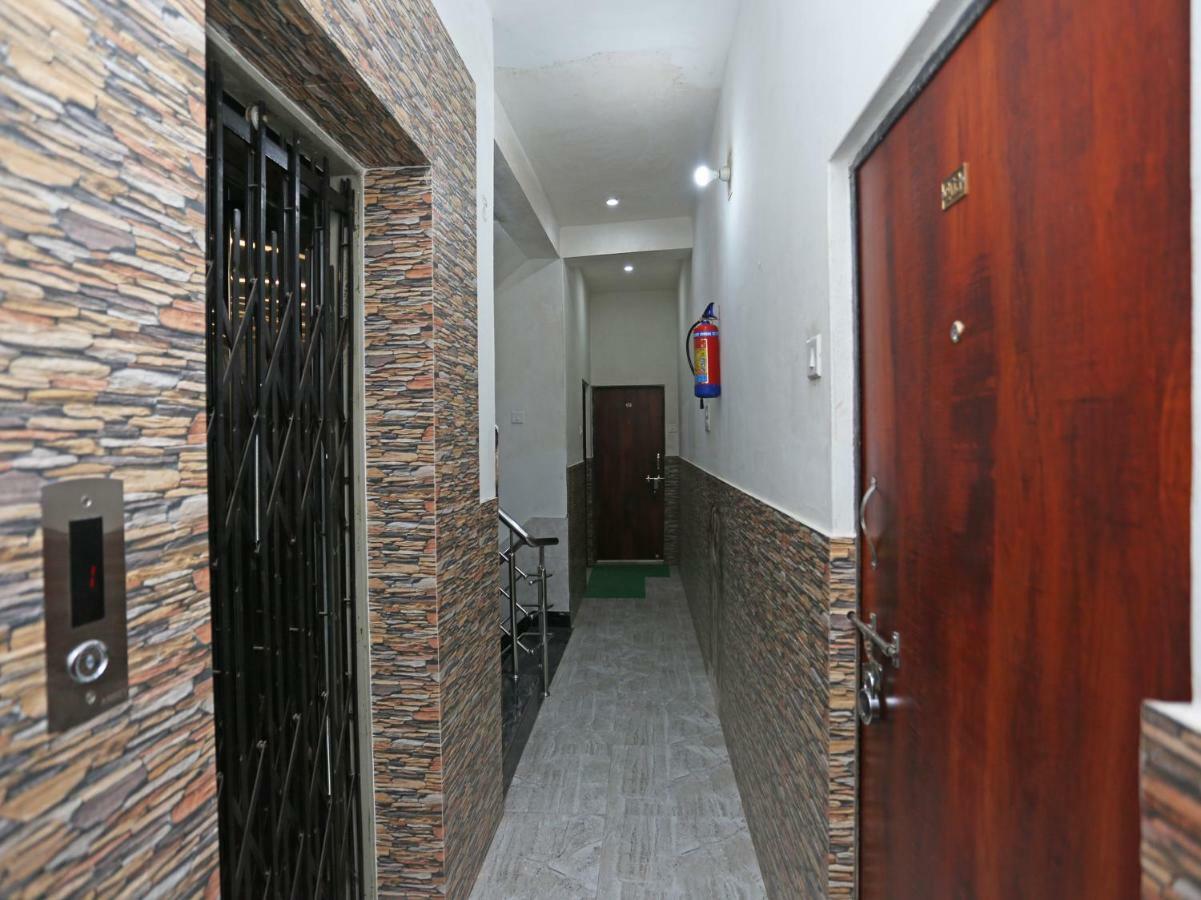 Hotel Bachchan Palace Varanasi Bagian luar foto