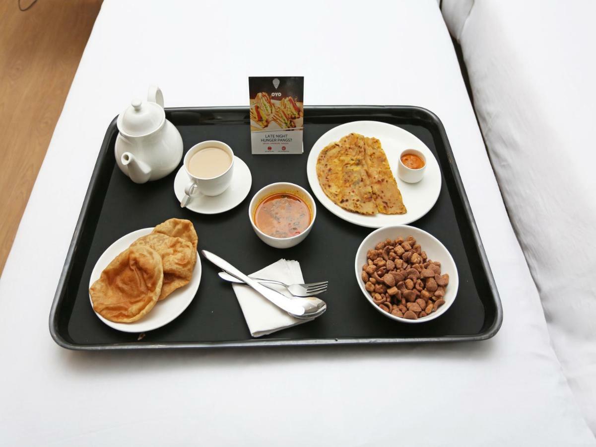 Hotel Bachchan Palace Varanasi Bagian luar foto