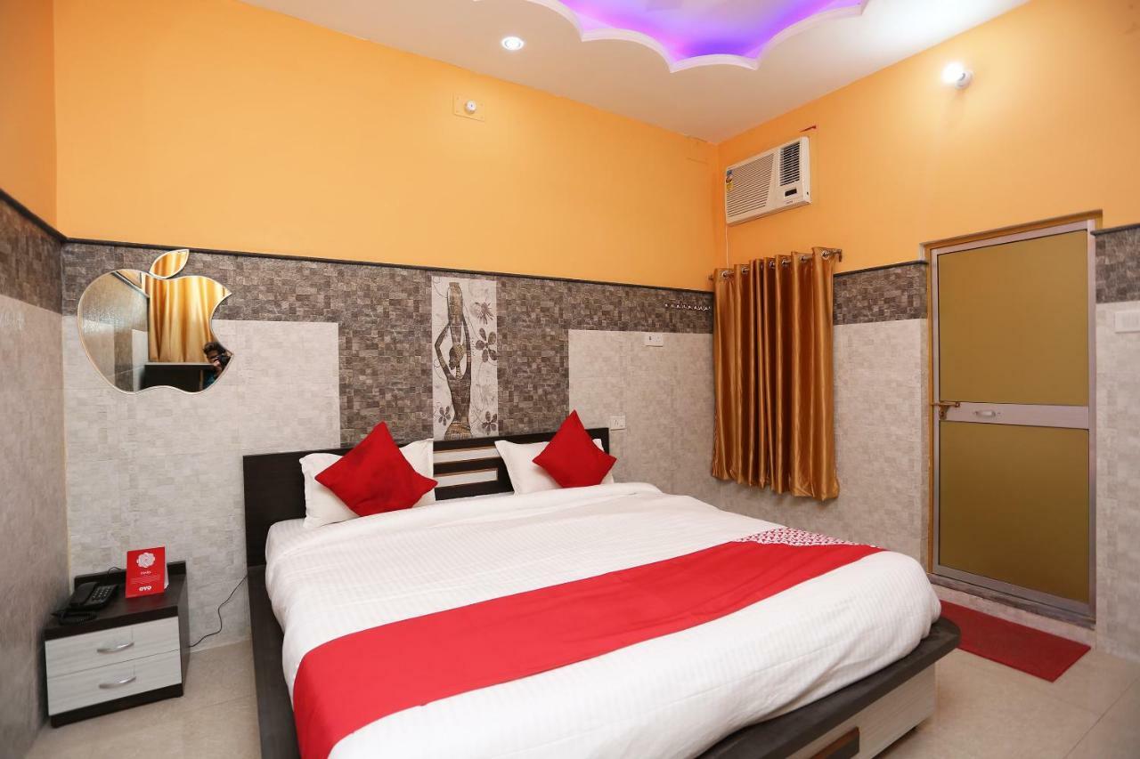 Hotel Bachchan Palace Varanasi Bagian luar foto