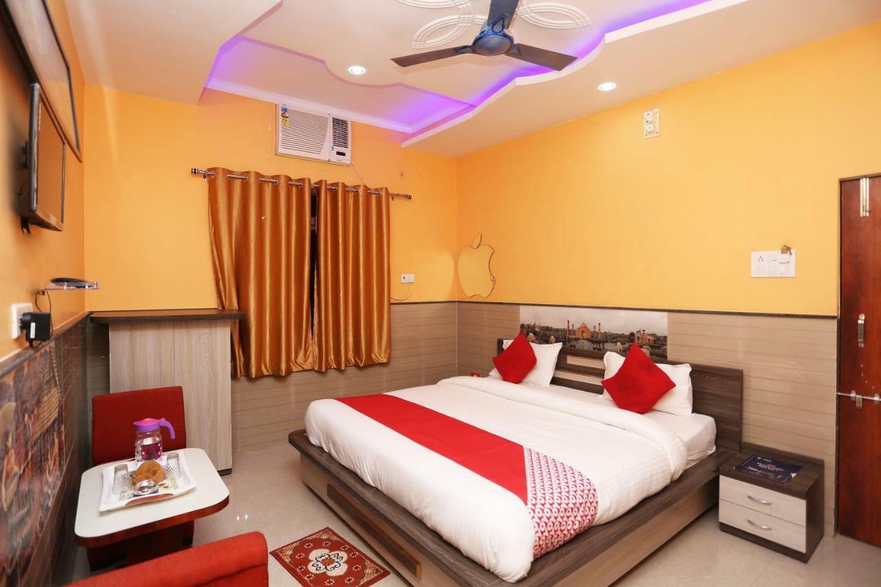 Hotel Bachchan Palace Varanasi Bagian luar foto