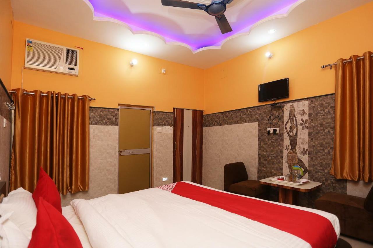 Hotel Bachchan Palace Varanasi Bagian luar foto