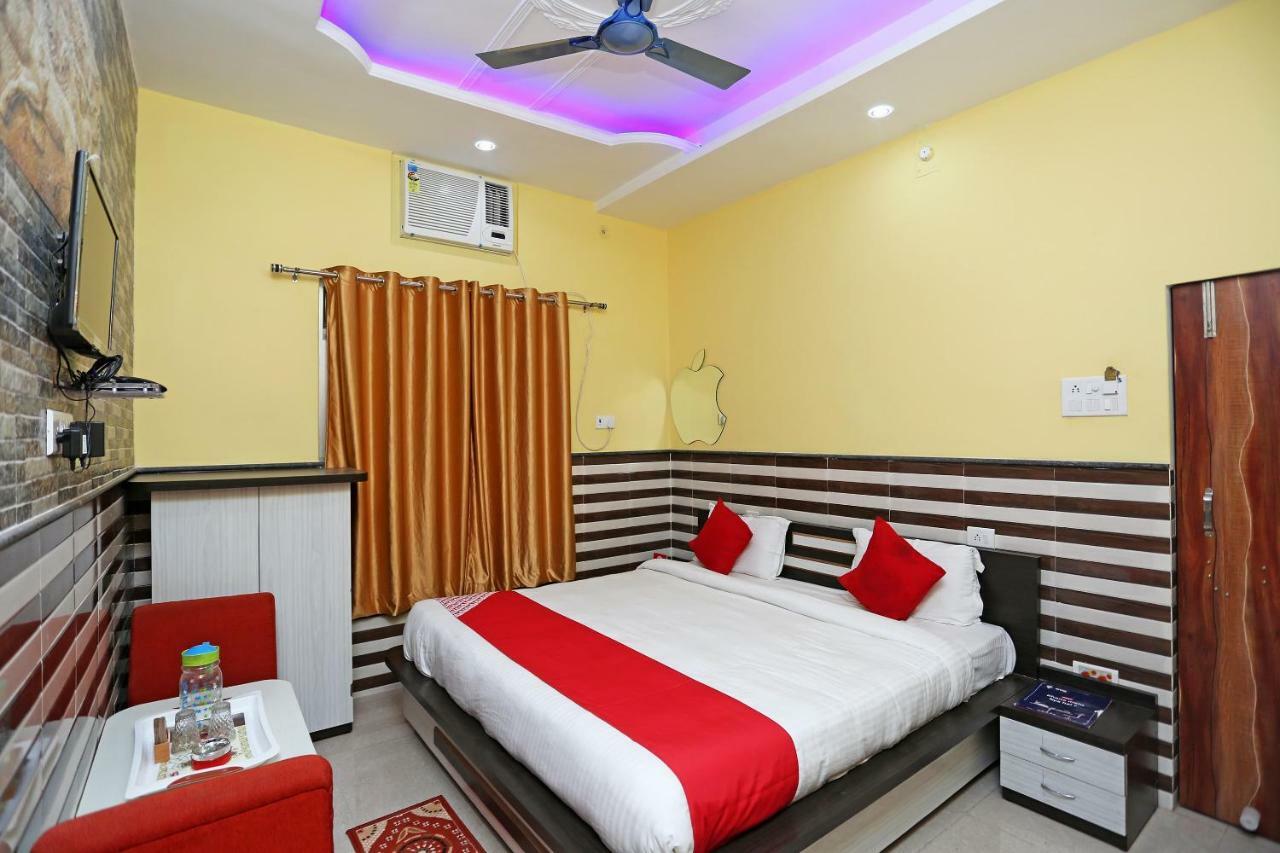 Hotel Bachchan Palace Varanasi Bagian luar foto
