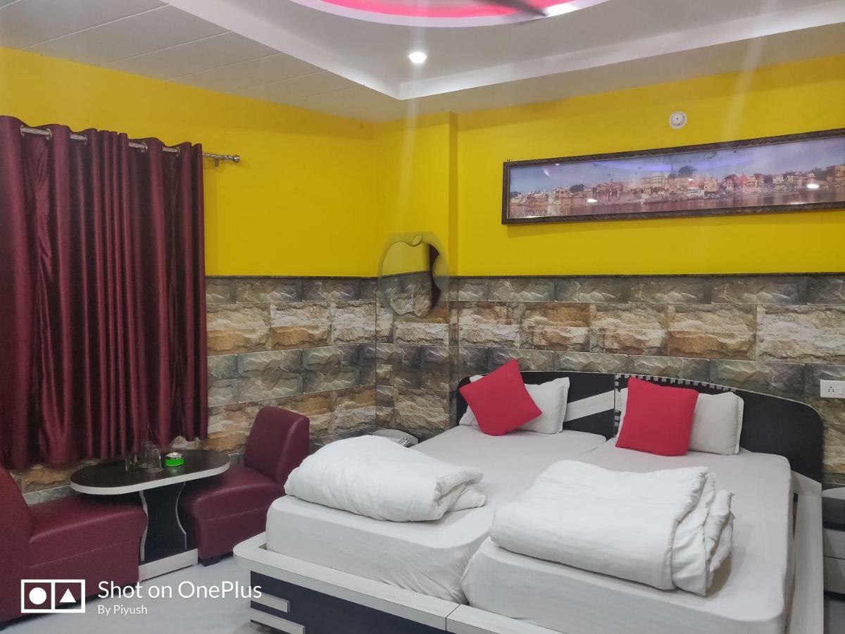 Hotel Bachchan Palace Varanasi Bagian luar foto