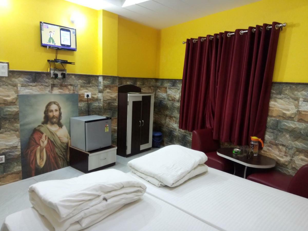 Hotel Bachchan Palace Varanasi Bagian luar foto
