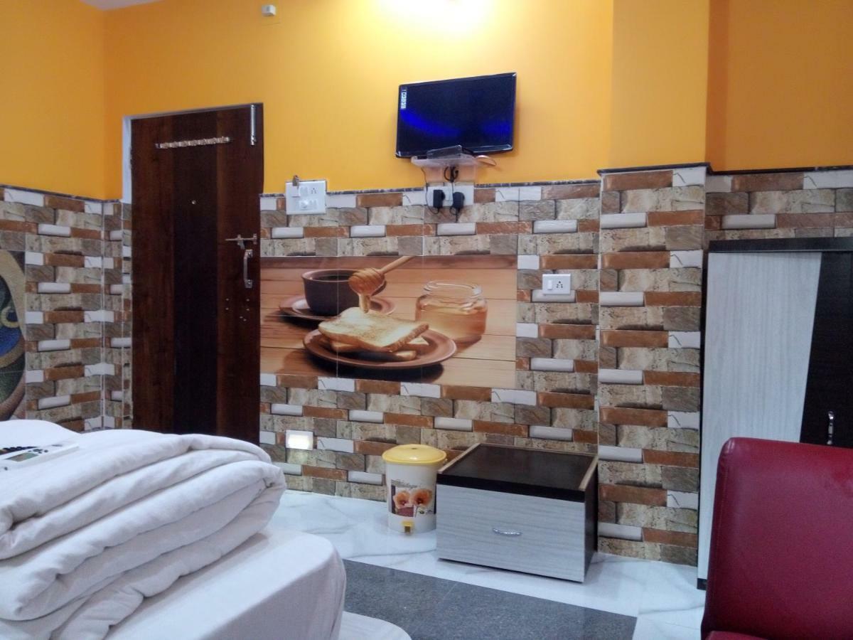 Hotel Bachchan Palace Varanasi Bagian luar foto
