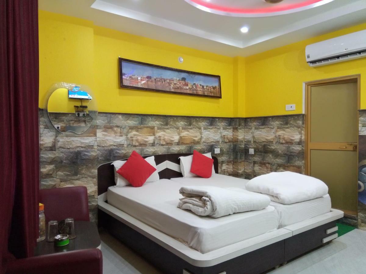 Hotel Bachchan Palace Varanasi Bagian luar foto