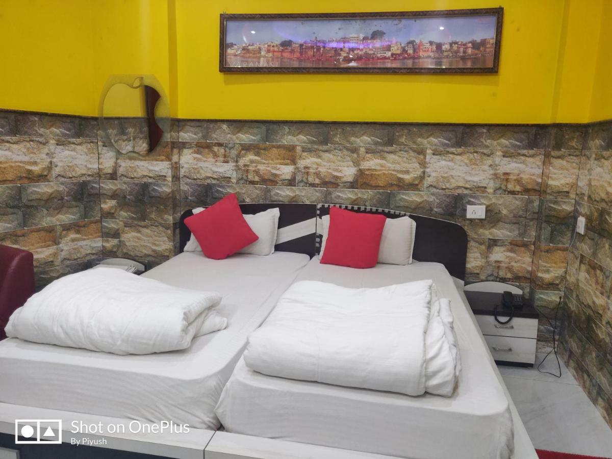 Hotel Bachchan Palace Varanasi Bagian luar foto