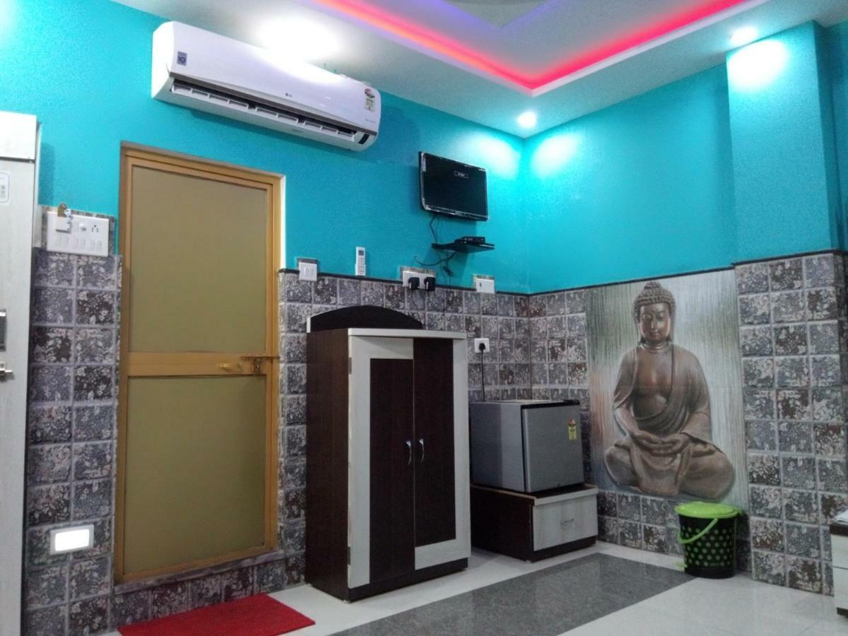 Hotel Bachchan Palace Varanasi Bagian luar foto